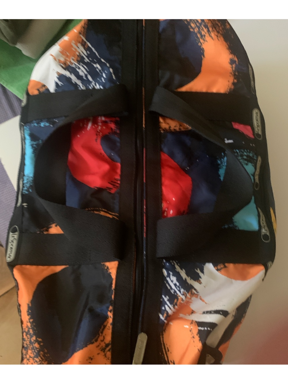 EUC LeSportsac Duffel Bag, brushstroke design, shoulder strap - Picture 3 of 4